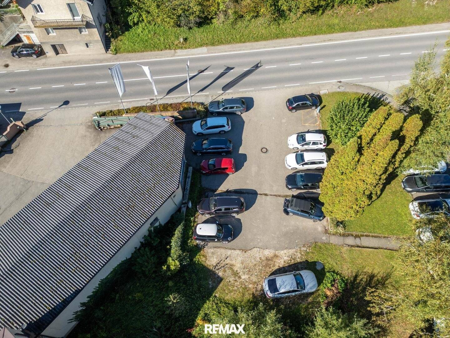 Gewerbeimmobilie mit unverbaubarem Blick und Garage