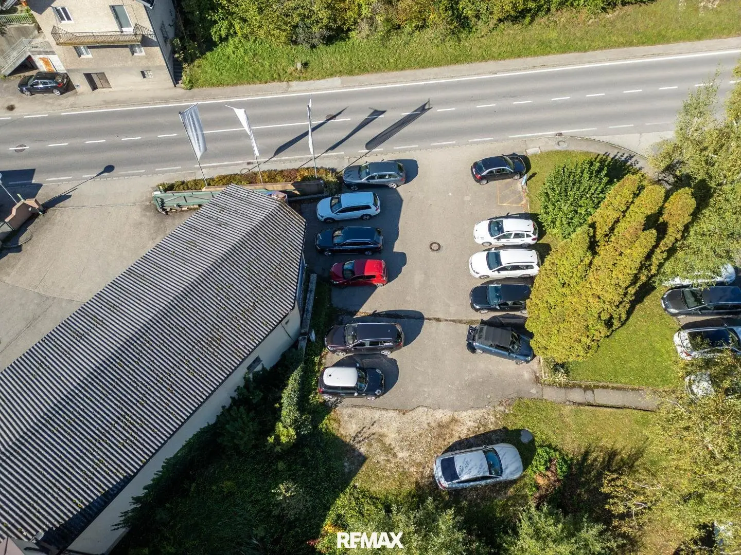 Gewerbeimmobilie mit unverbaubarem Blick und Garage