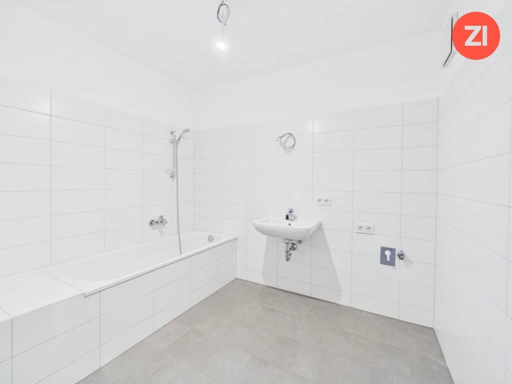 Erstbezug Wohnung mit Tiefgaragenplatz Balkon