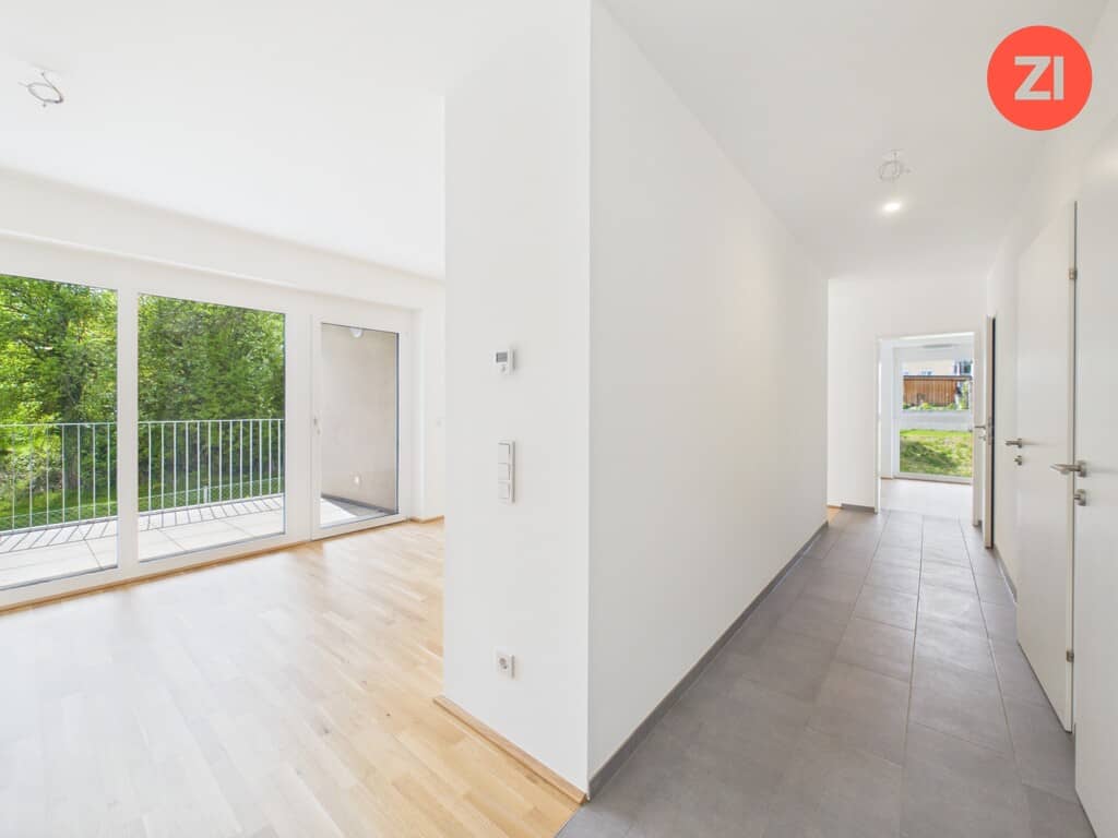 Apartment first occupancy with underground parking space and loggia