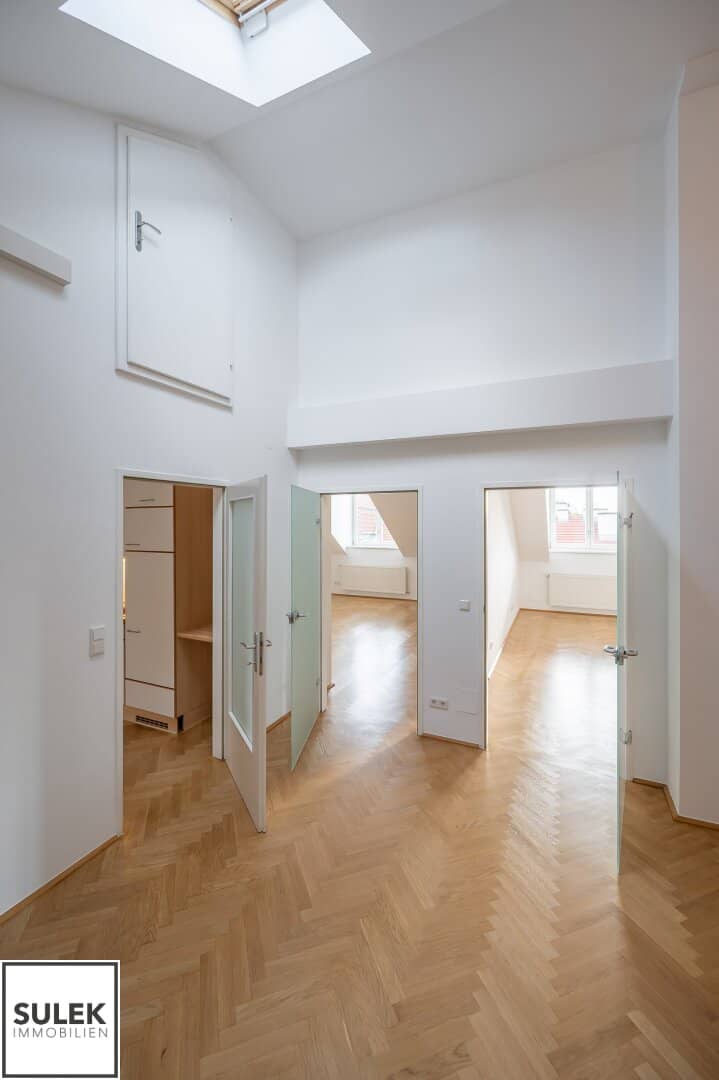 Dachgeschoss-Büro 235m² Wien Mitte