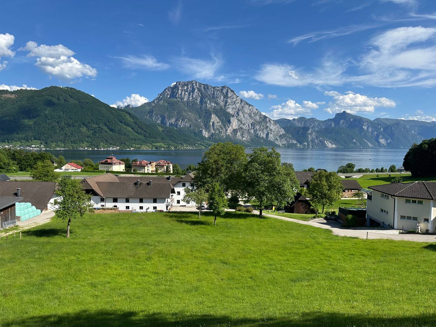 Traunsee building plot with lake view