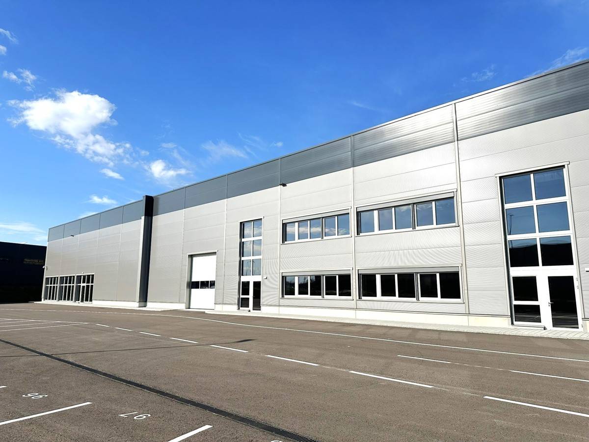 Apartment Flexible Production Showroom Space