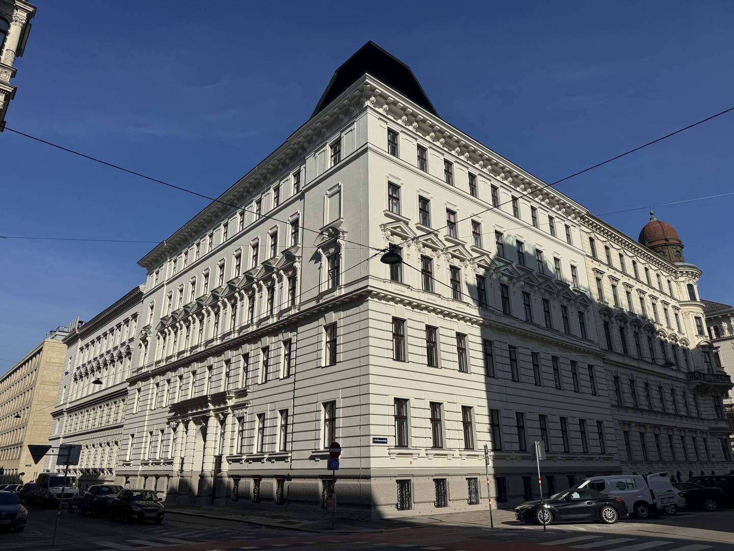Office spaces at Rathaus, 662m²