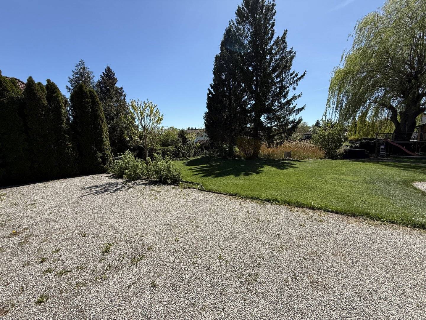 Dreistetten: Sonniges Baugrundstück