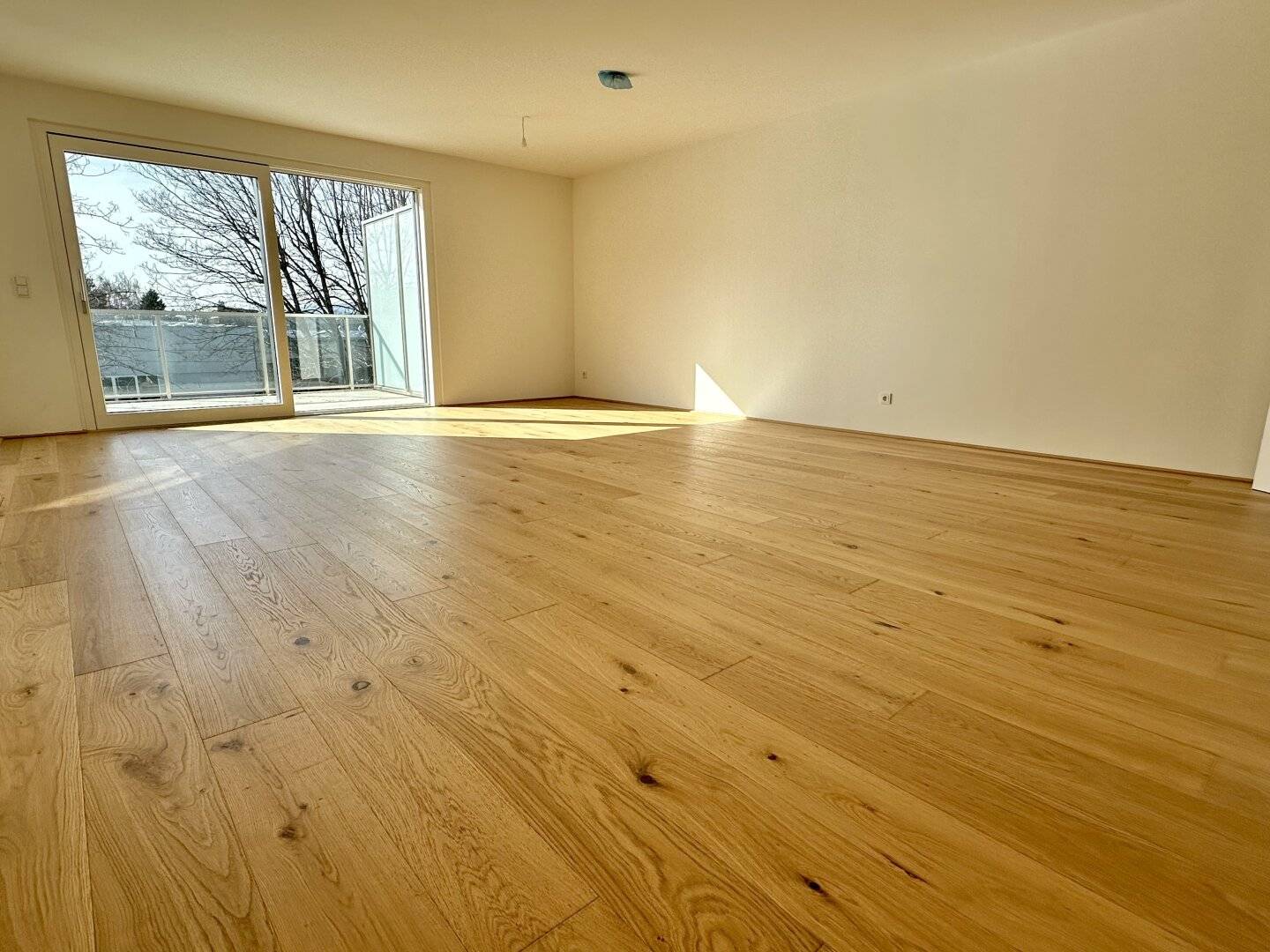 Wohnung first occupancy near U1