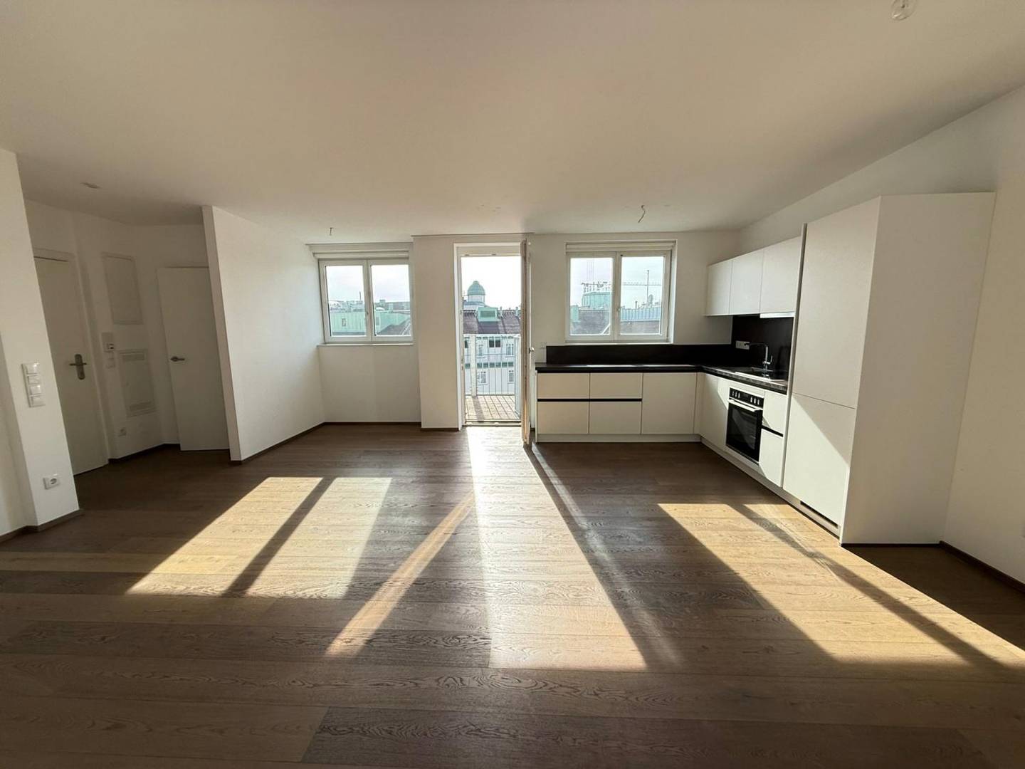 Dachgeschosswohnung mit Balkon nahe Naschmarkt