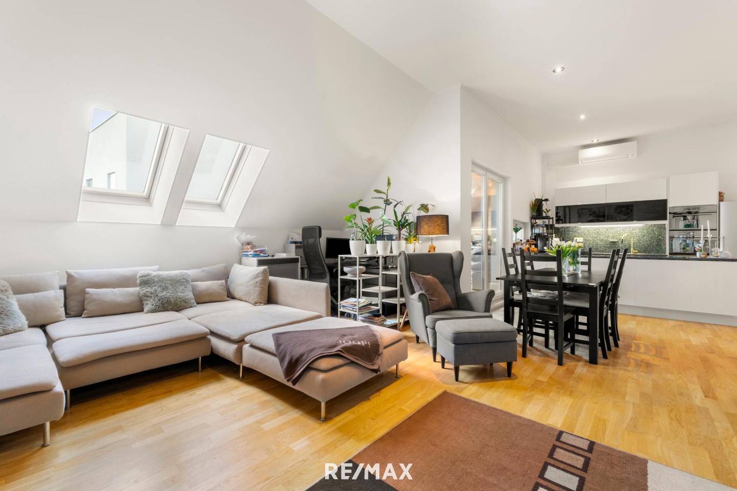 Attic apartment terrace Schlossberg view