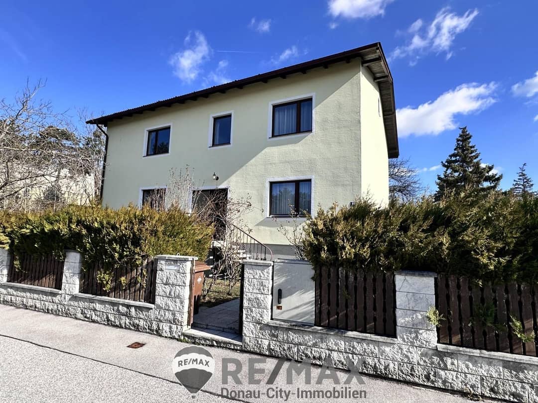 Familienhaus mit 1200m² Grund in Wiener Neudorf