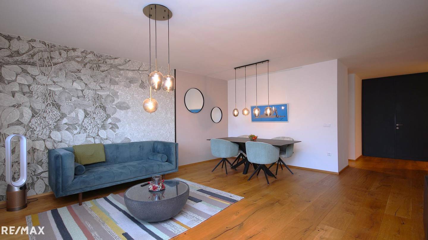 Wohnung with Loggia and roof terrace in Graz