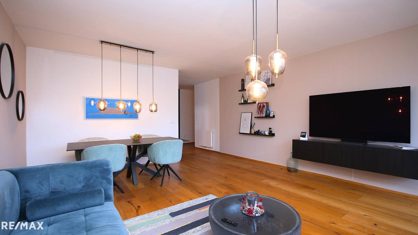 Wohnung with Loggia and roof terrace in Graz
