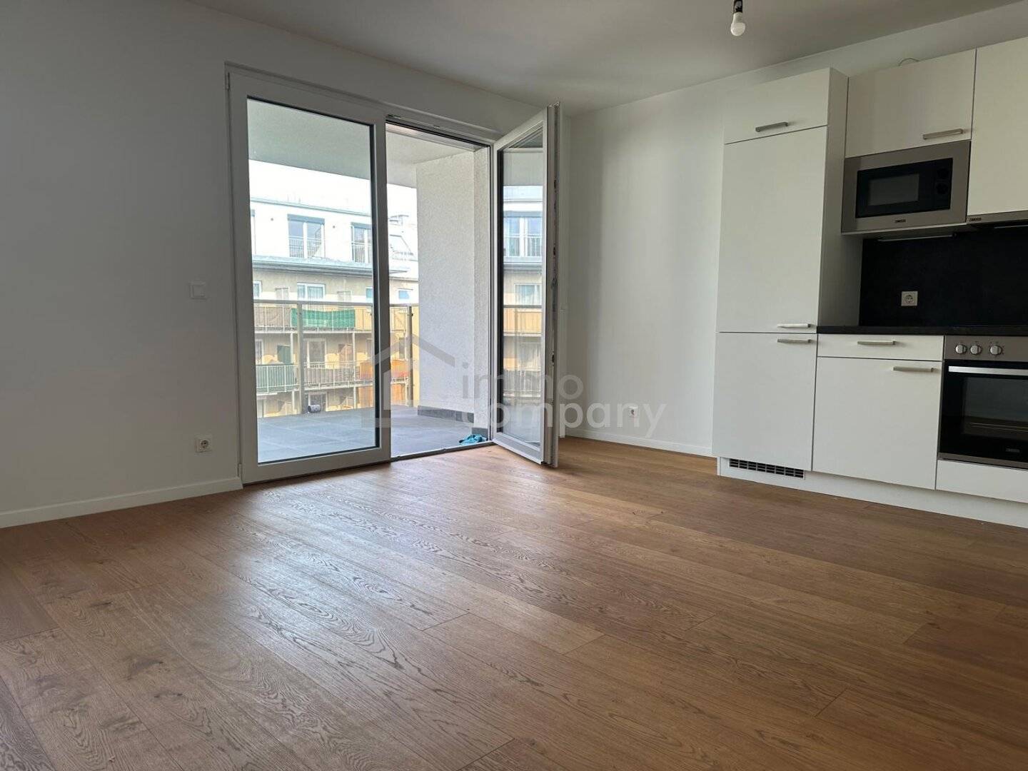 Neuwertige Wohnung mit Balkon und Fußbodenheizung