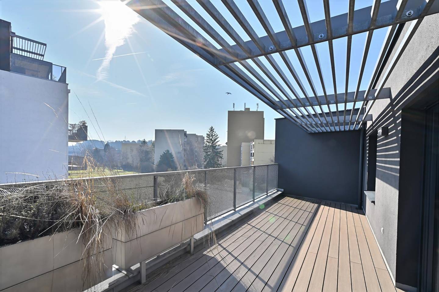 Top floor apartment with terrace and garage