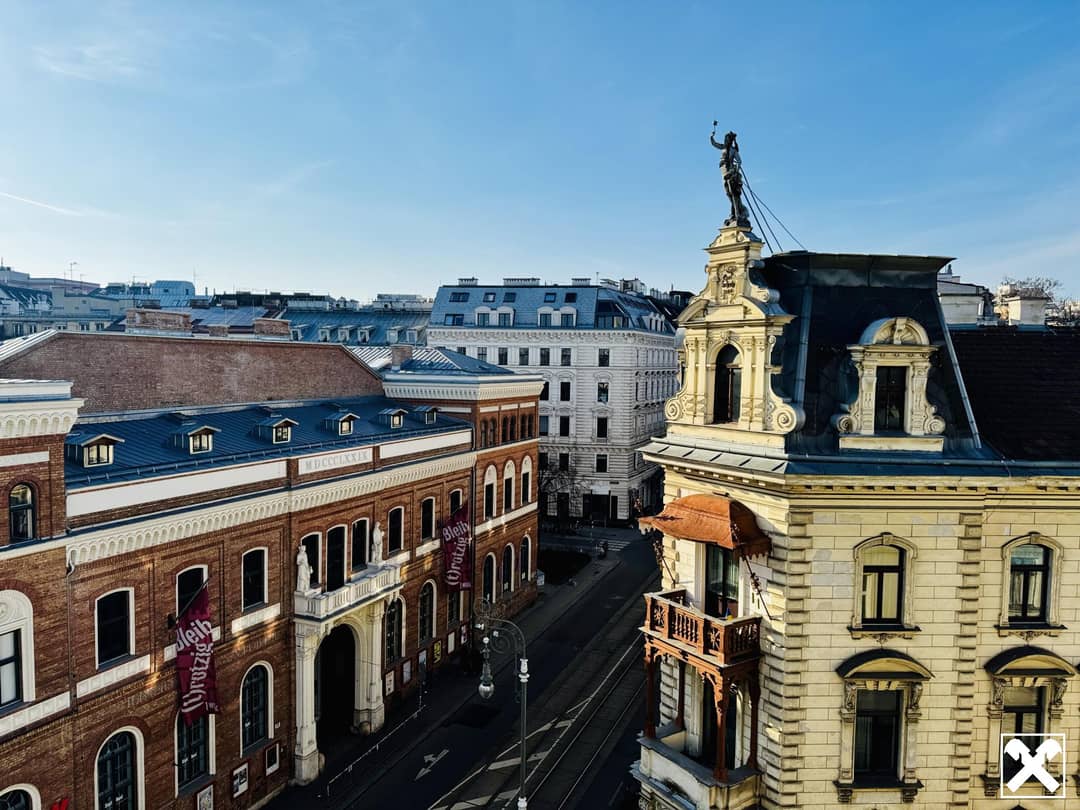Dachgeschosswohnung Helle Räume Hofterrasse