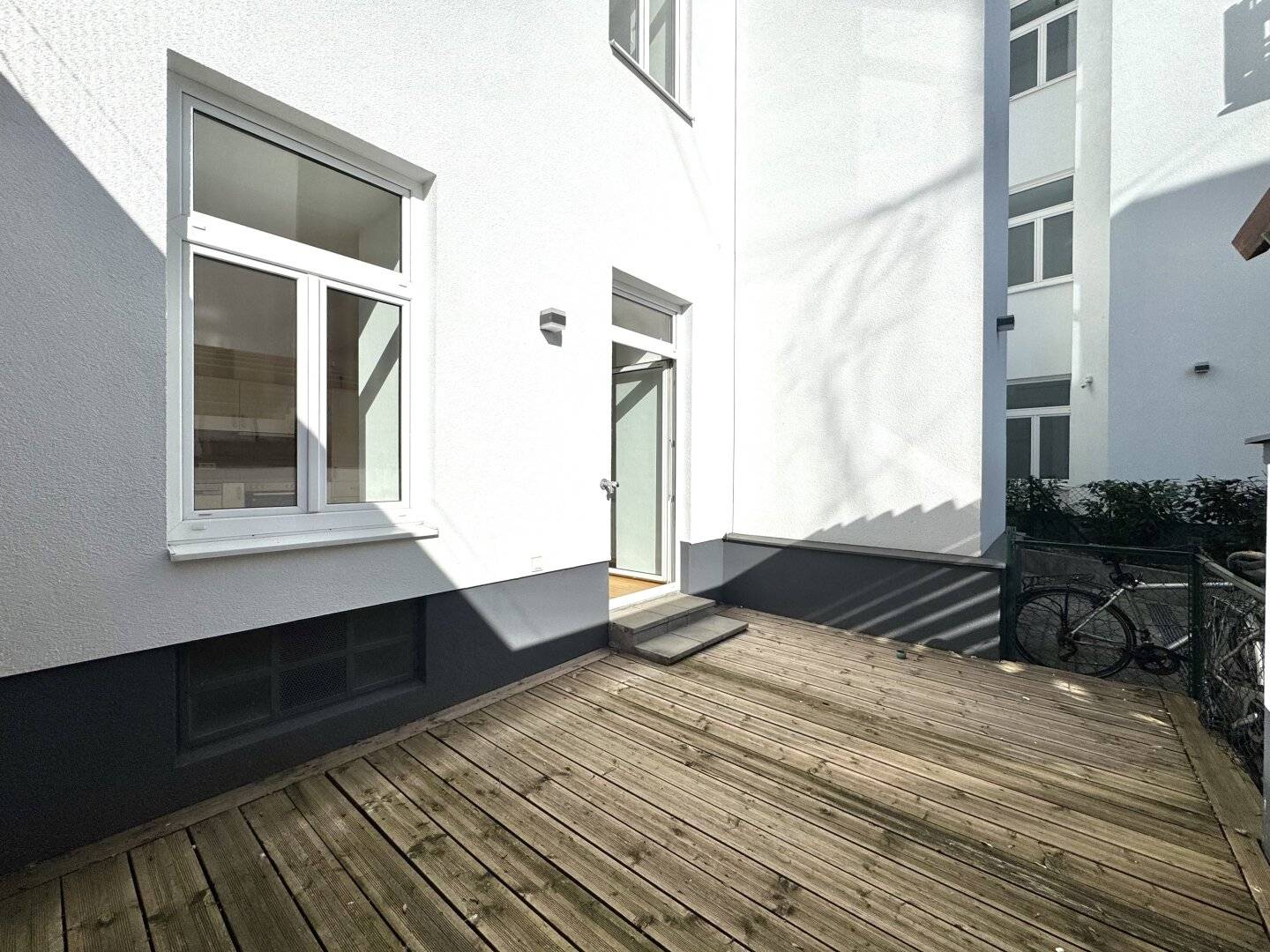 3 room apartment with courtyard facing garden near U6 Michelbeuern AKH