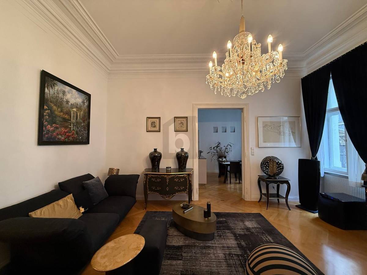 Elegant Altbau at Graben, 178m²