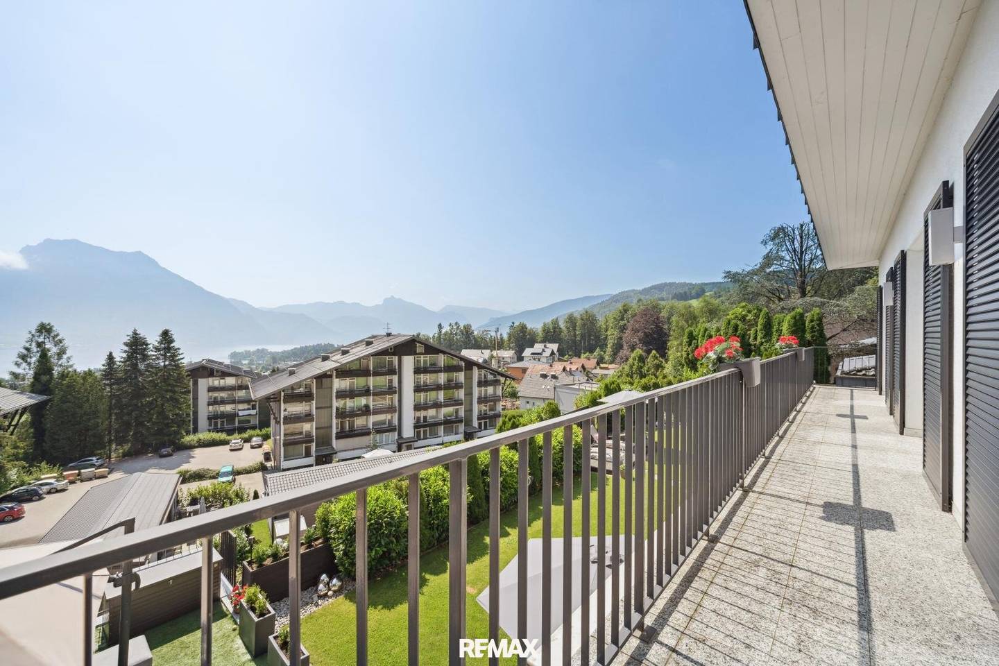 Luxury villa with lake view in Altmünster