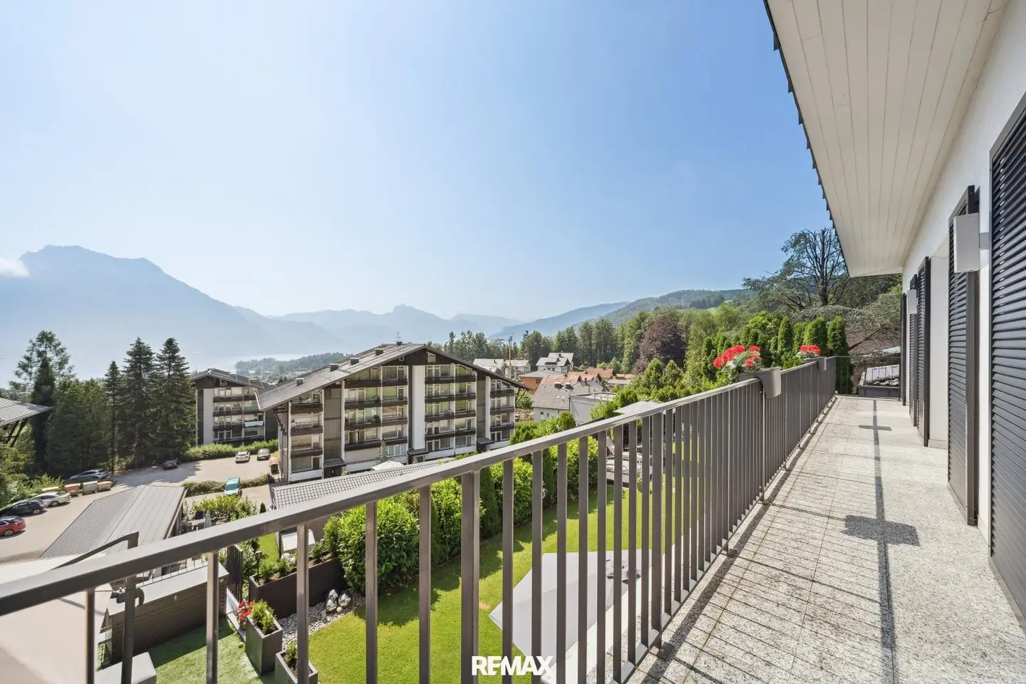 Luxury villa with lake view in Altmünster