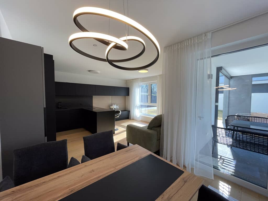 Ground floor apartment with garden and underground parking spaces