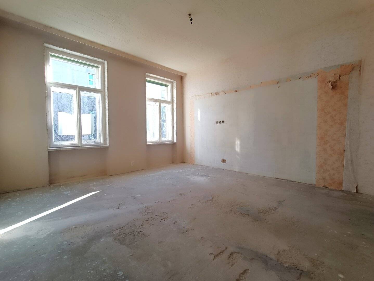 Wohnung Altbau mit hohen Decken nahe der U3