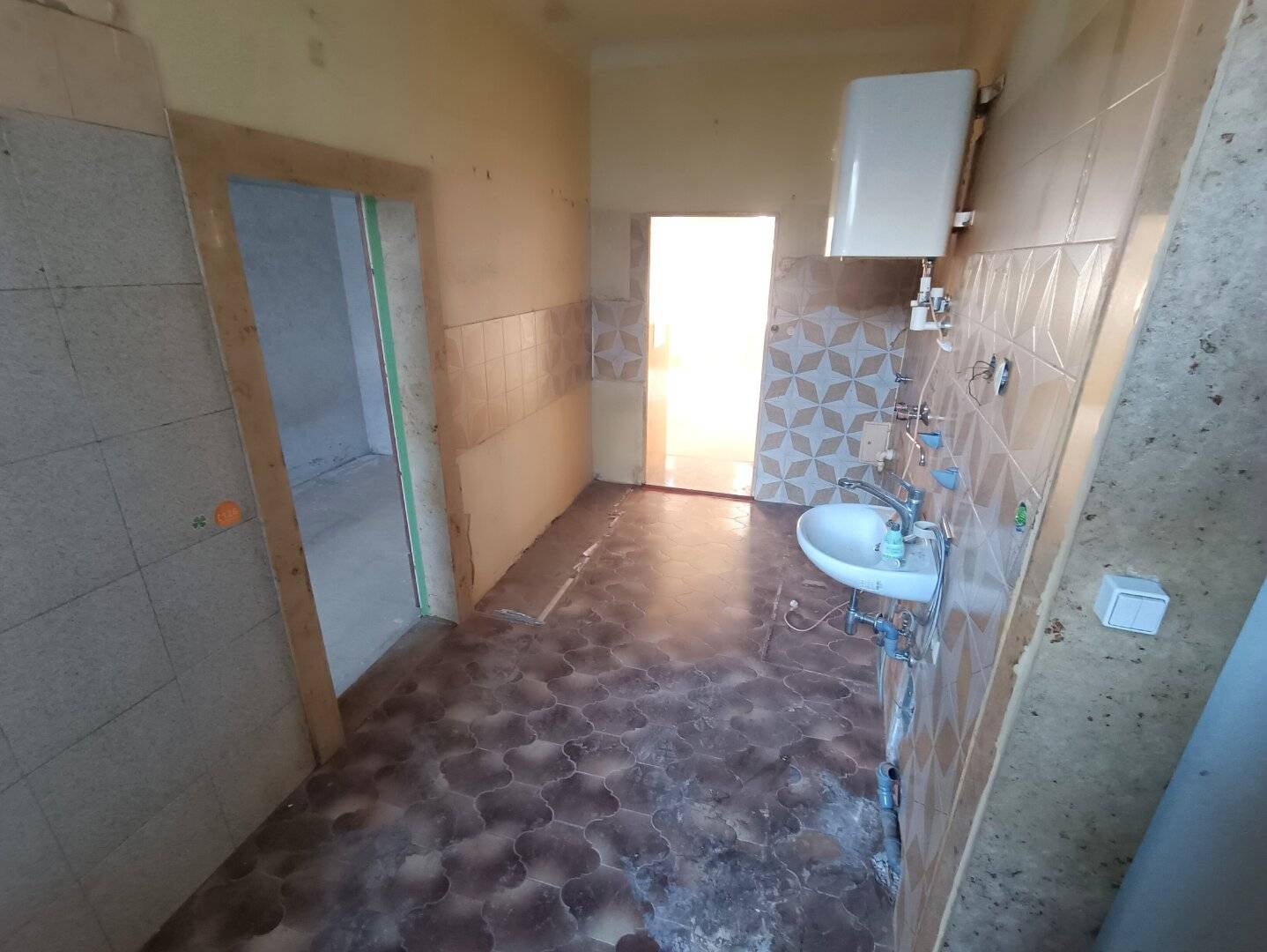Wohnung Altbau mit hohen Decken nahe der U3
