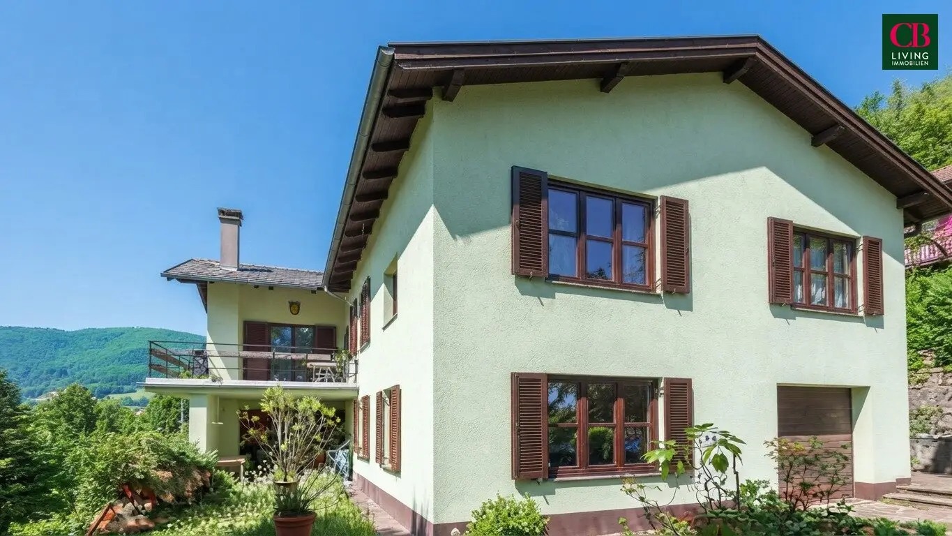 Family Home in Green Setting