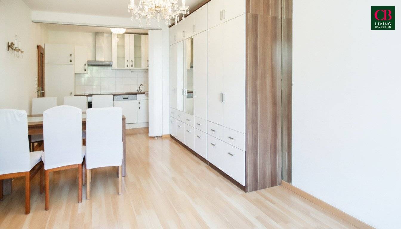 Apartment in a quiet location with a courtyard and green view