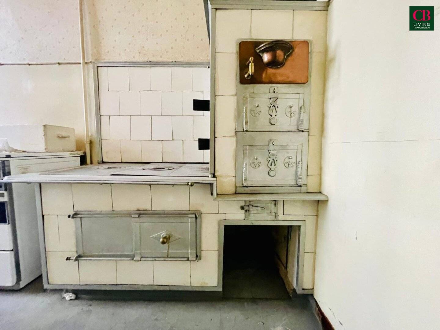Altbauwohnung mit hohen Räumen im Jahrhundertwendehaus