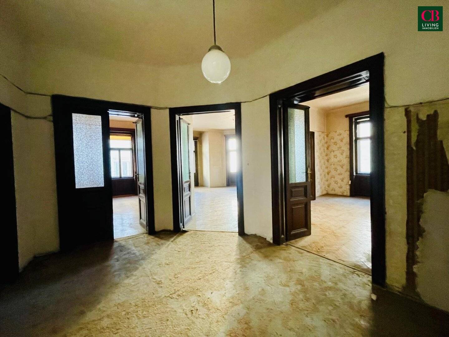 Altbauwohnung mit hohen Räumen im Jahrhundertwendehaus