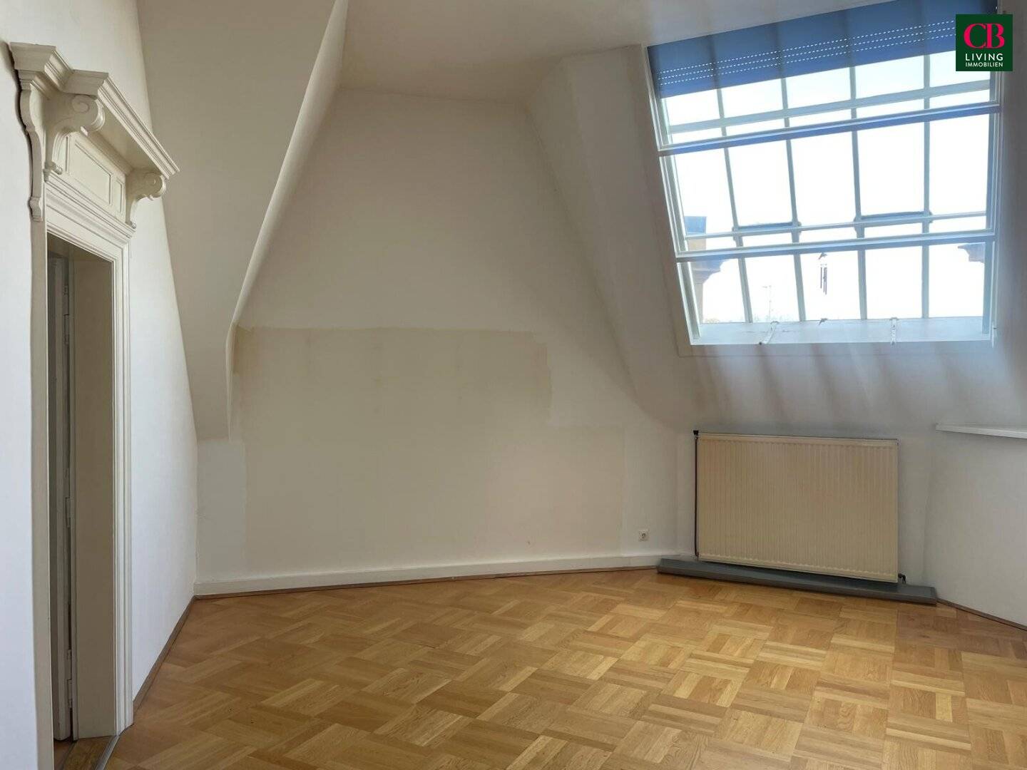 Attic apartment with studio charm and bright rooms