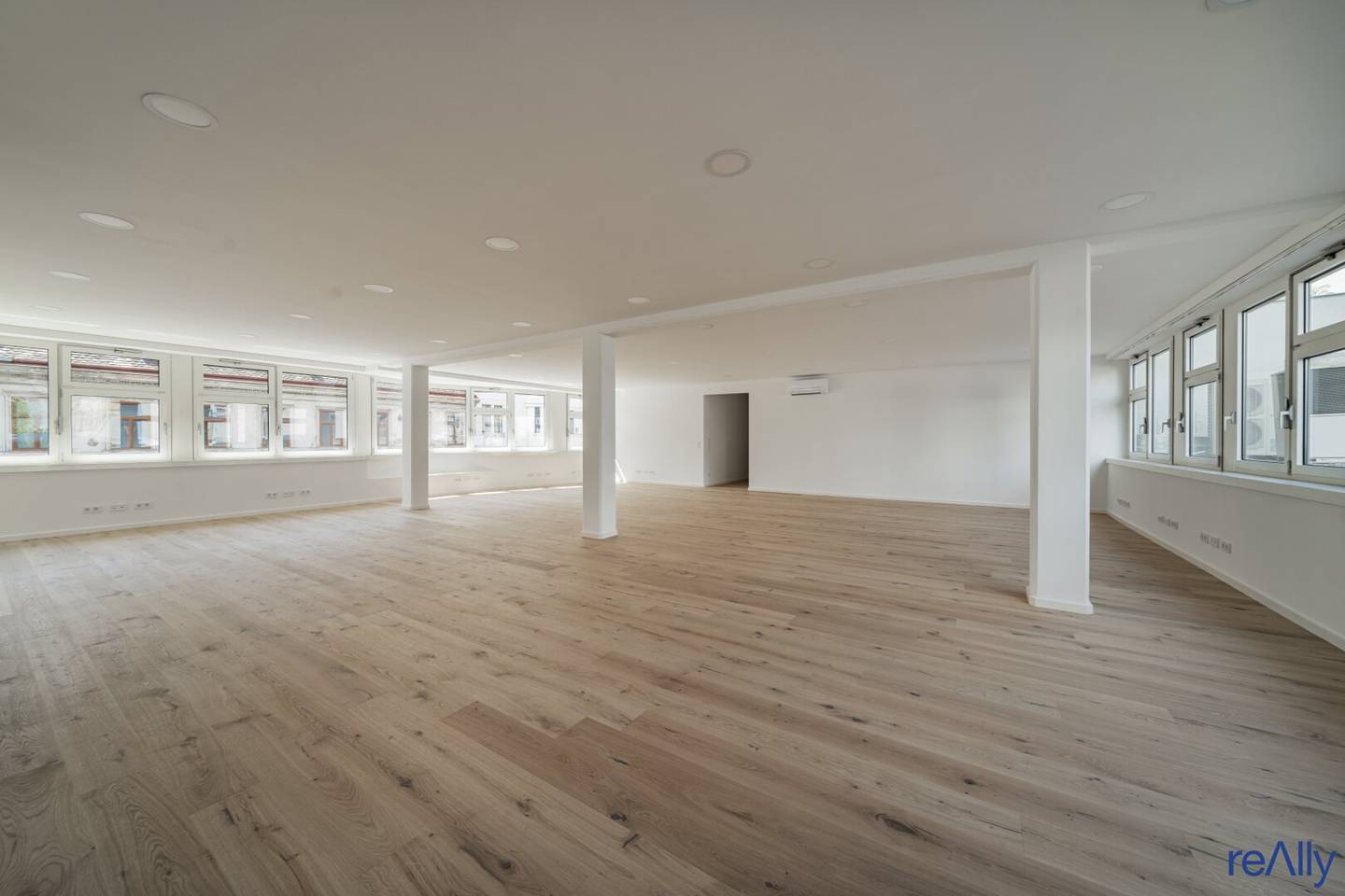 Modern Office 240m² Vienna 1150