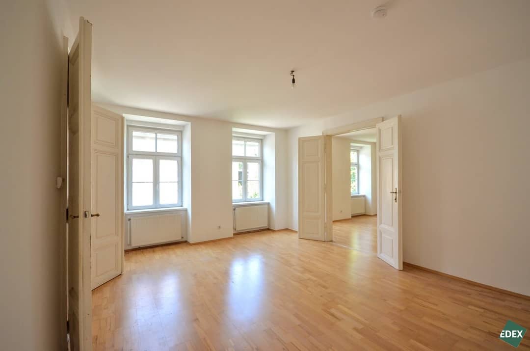 Wohnung Hofruhelage im Altbau nahe MQ