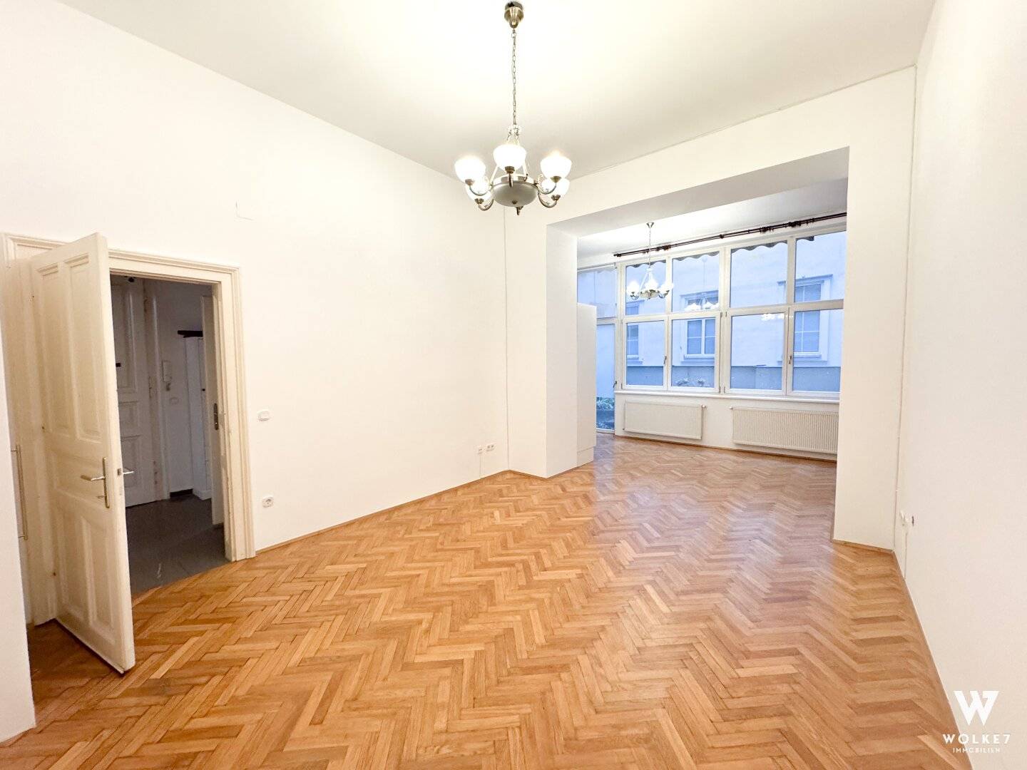 Wohnung Altbau mit Hofterrasse nahe Karlsplatz