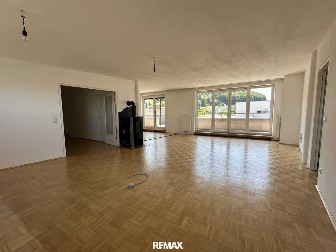 Dachgeschosswohnung mit Terrasse in Pinsdorf