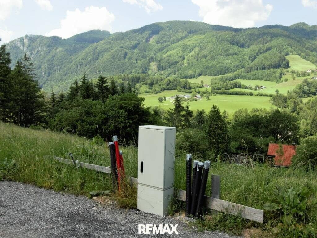 Baugrund mit Aussicht in Weyer