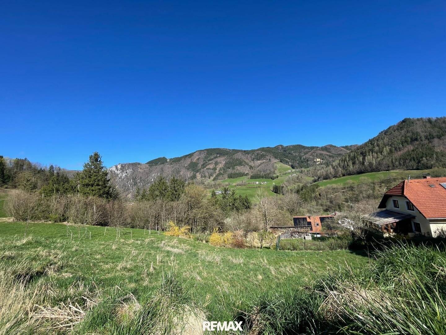 Baugrund mit Aussicht in Weyer