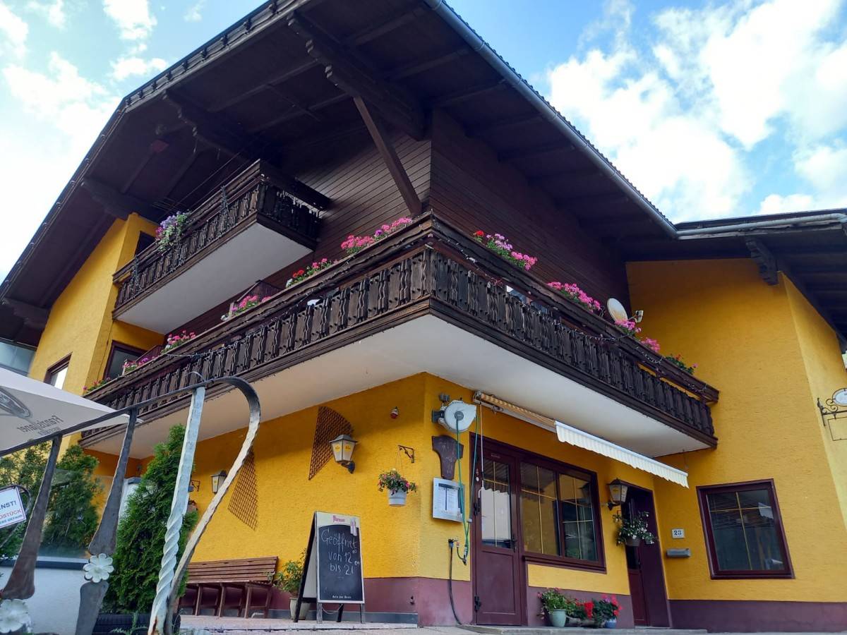 Pension in Großkirchheim mit Terrasse
