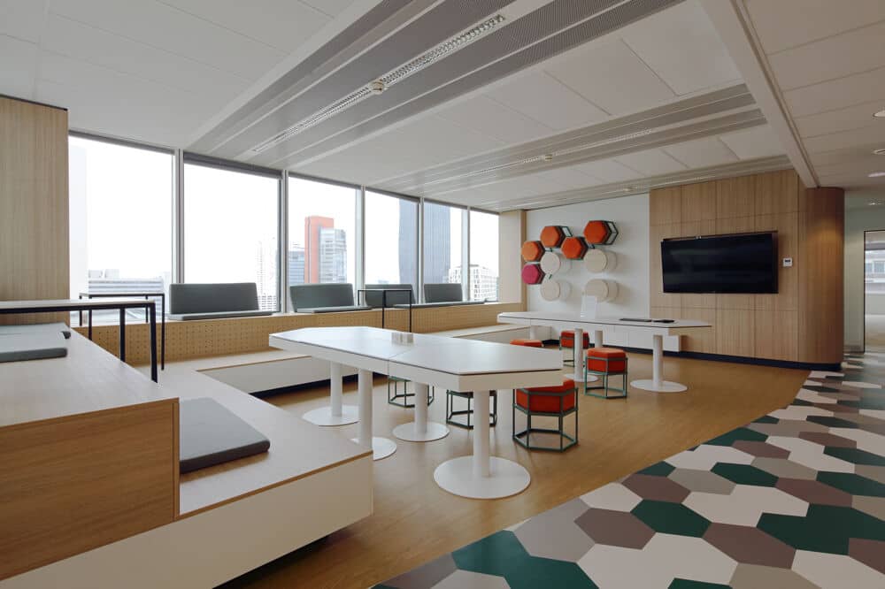 Office Space 304m² Saturn Tower Vienna