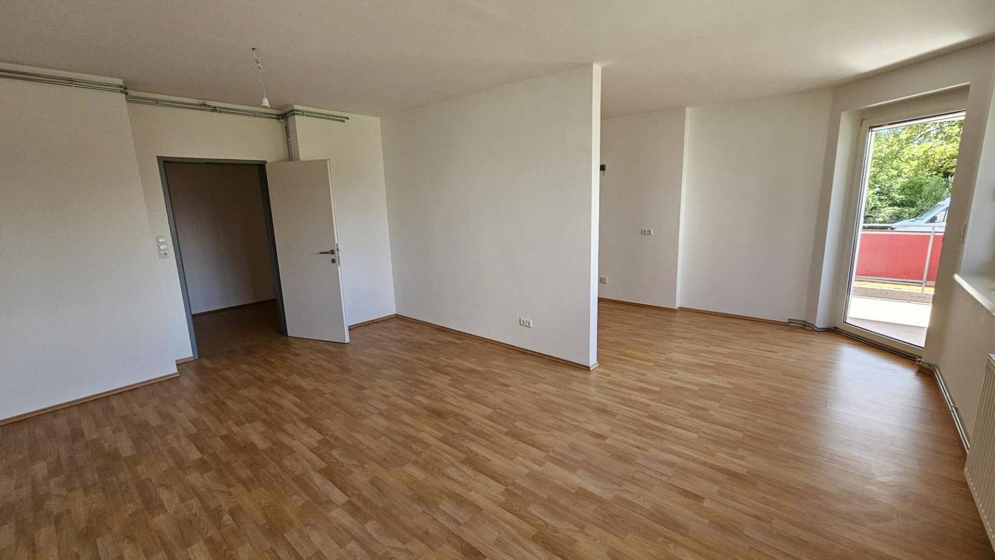 Apartment with spacious 90 m² near hospital and supermarket