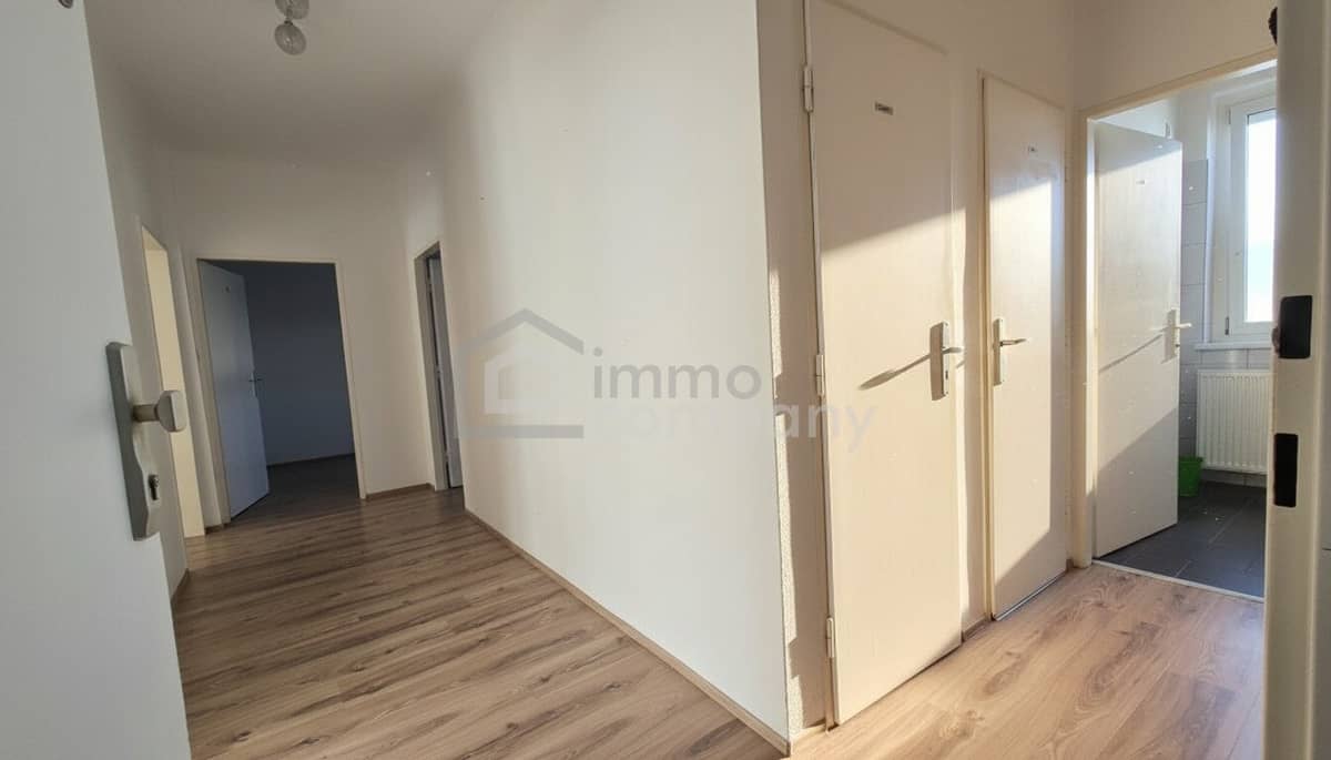 Spitzen 3 Zimmer Wohnung mit Loggia