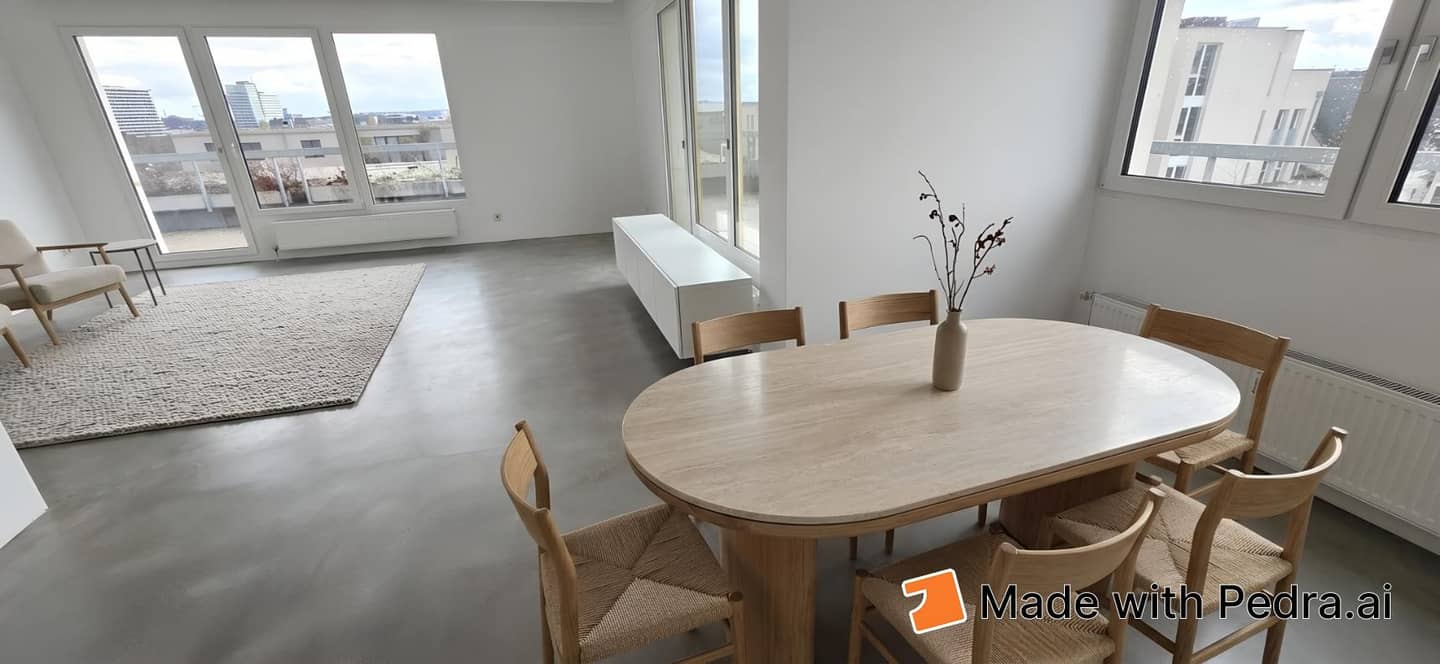 Wohnung mit Dachterrasse und hellen Räumen