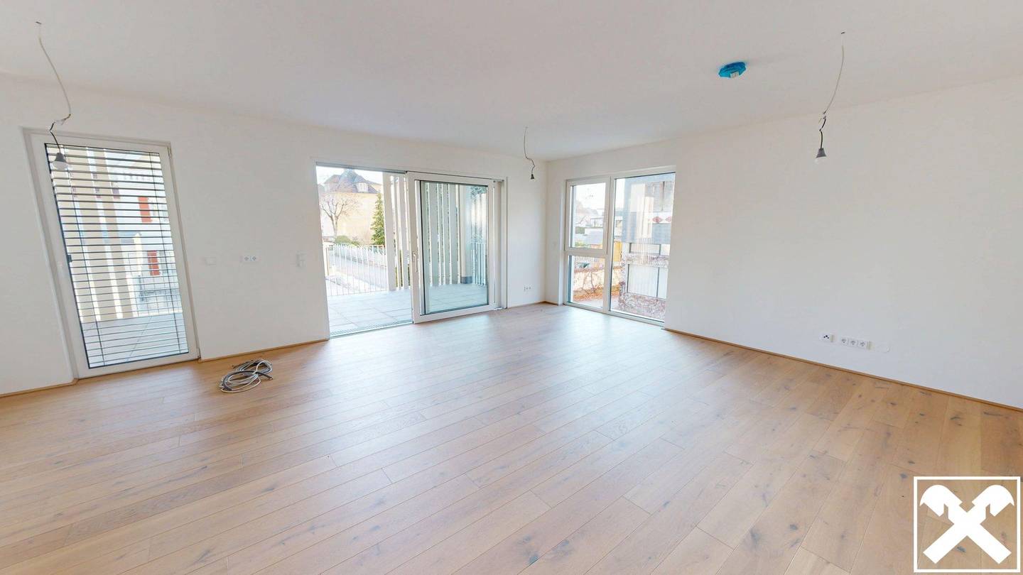 Apartment with private lakeside beach at Wörthersee