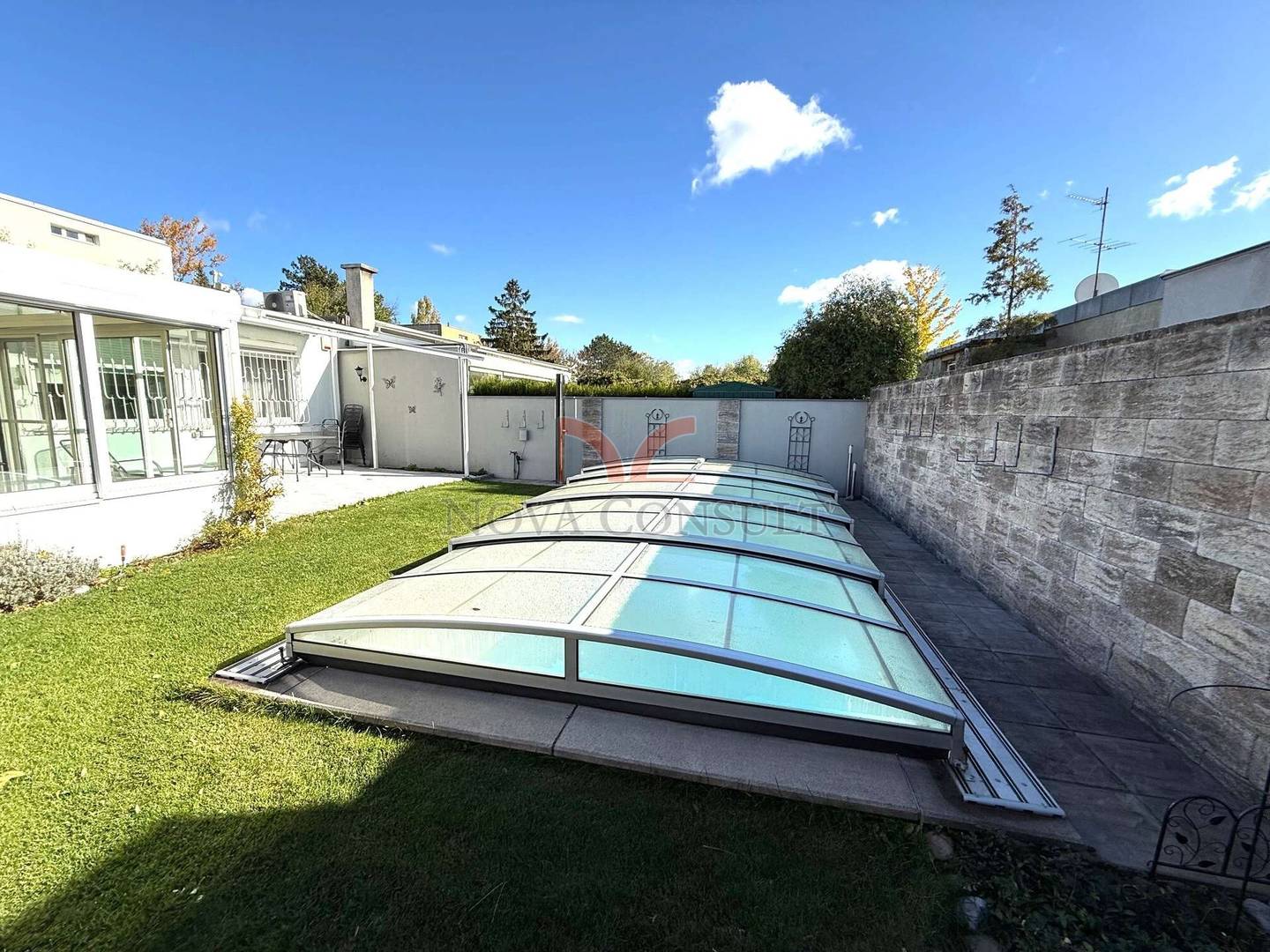 Südstadt Bungalow w. Pool & Sauna