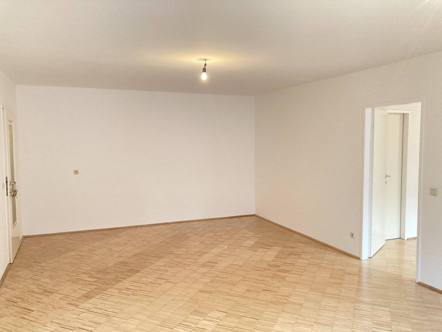 Urban living in a quiet location – Stylish 2-room apartment with courtyard garden