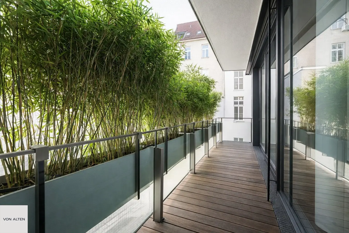 Newly built apartment with balcony in courtyard