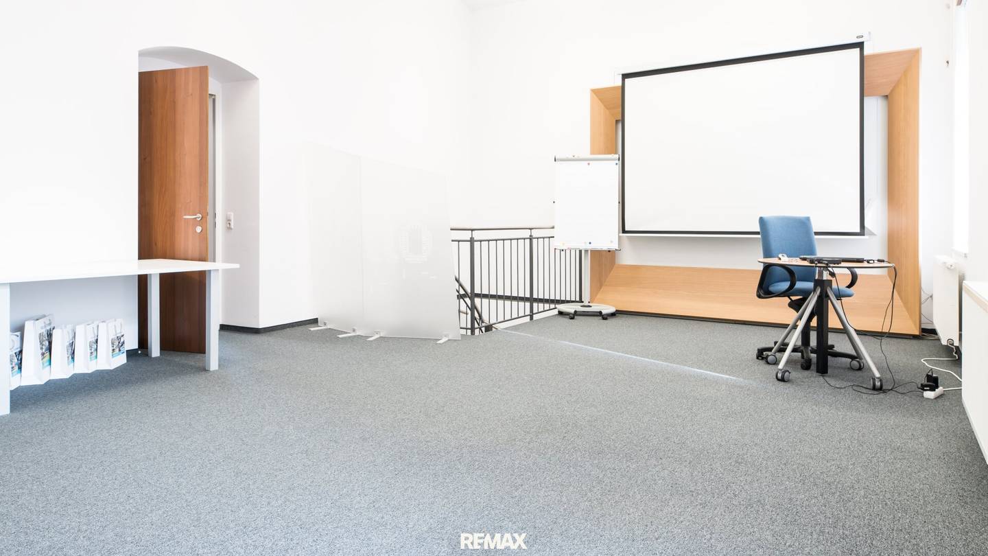 Central Practice Space 226m² Linz
