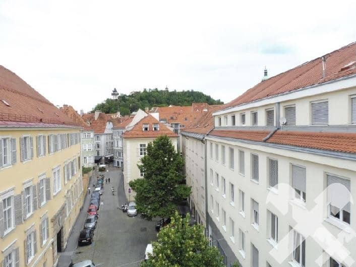 Charming city apartment in prime old town location