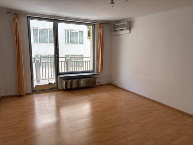 Apartment with loggia near Schwedenplatz