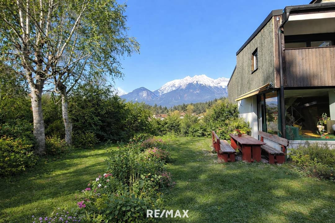 End-Terraced House with Garden in Igls