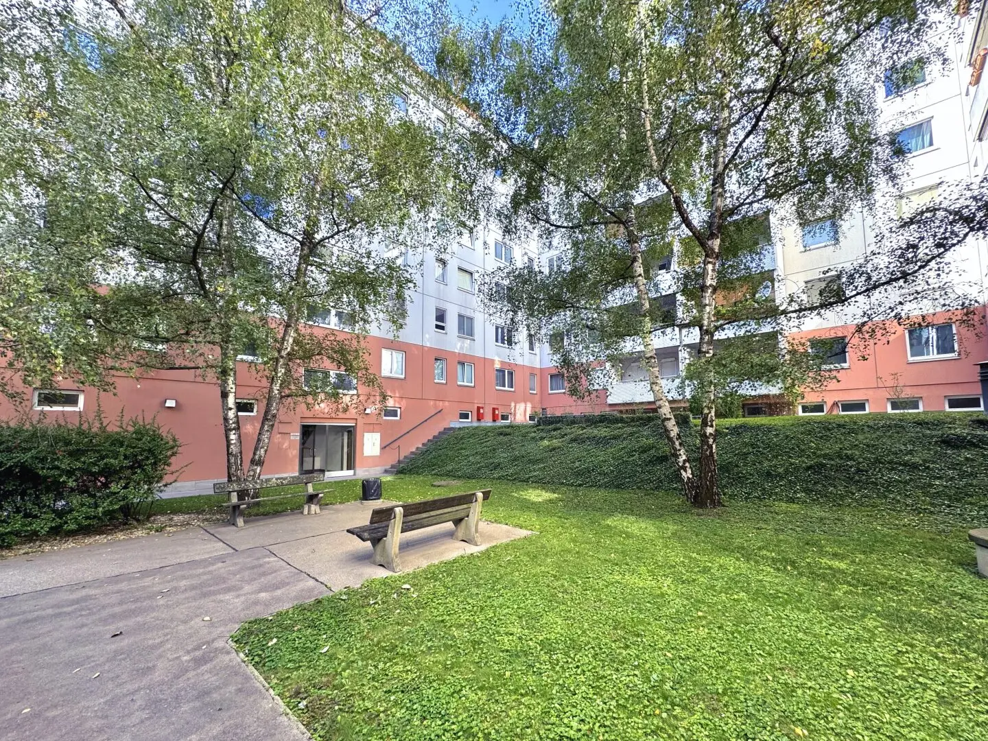 Apartment with loggia and built in kitchen near U6